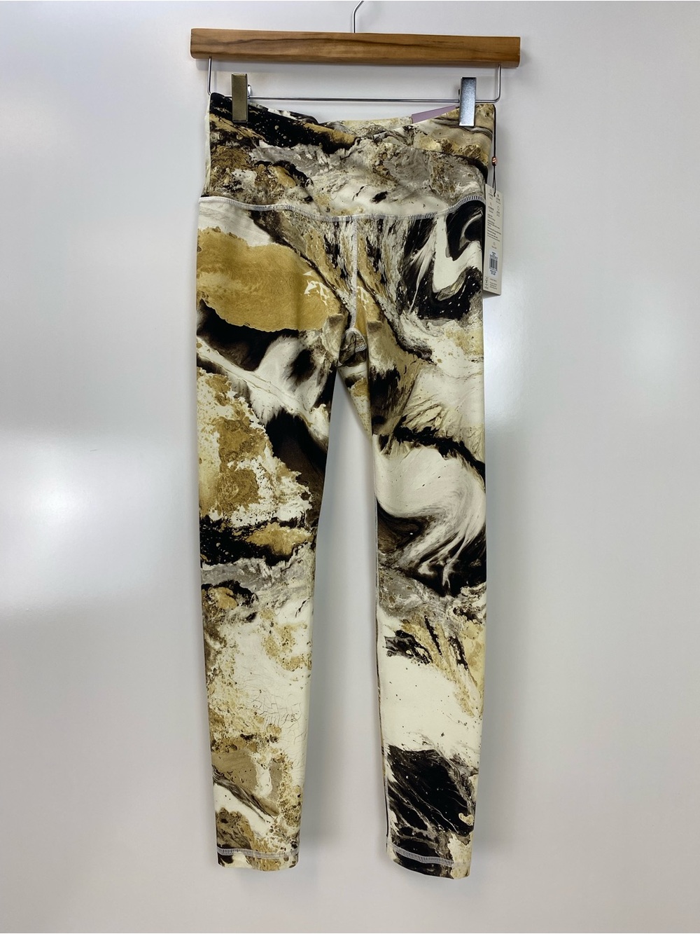 CALIA by Carrie Underwood Marble-Print Leggings in Cream, Gold & Black